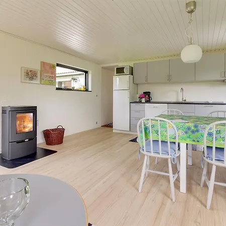 Three-bedroom Holiday In * הלס