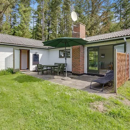 בית נופש Three-bedroom Holiday In *