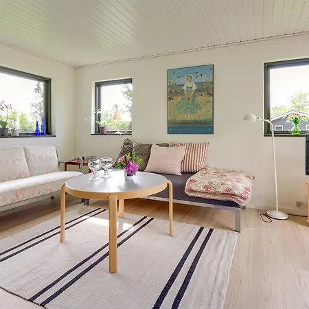 Three-bedroom Holiday In * הלס